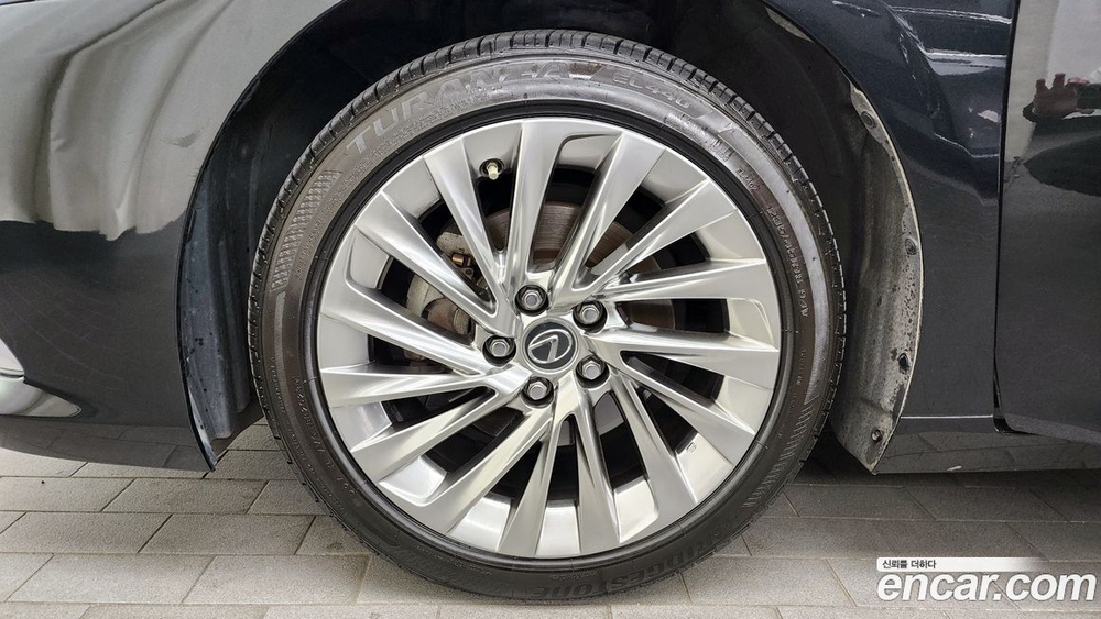 Lexus ES300h 7 Generation Luxury Plus (04.2020)