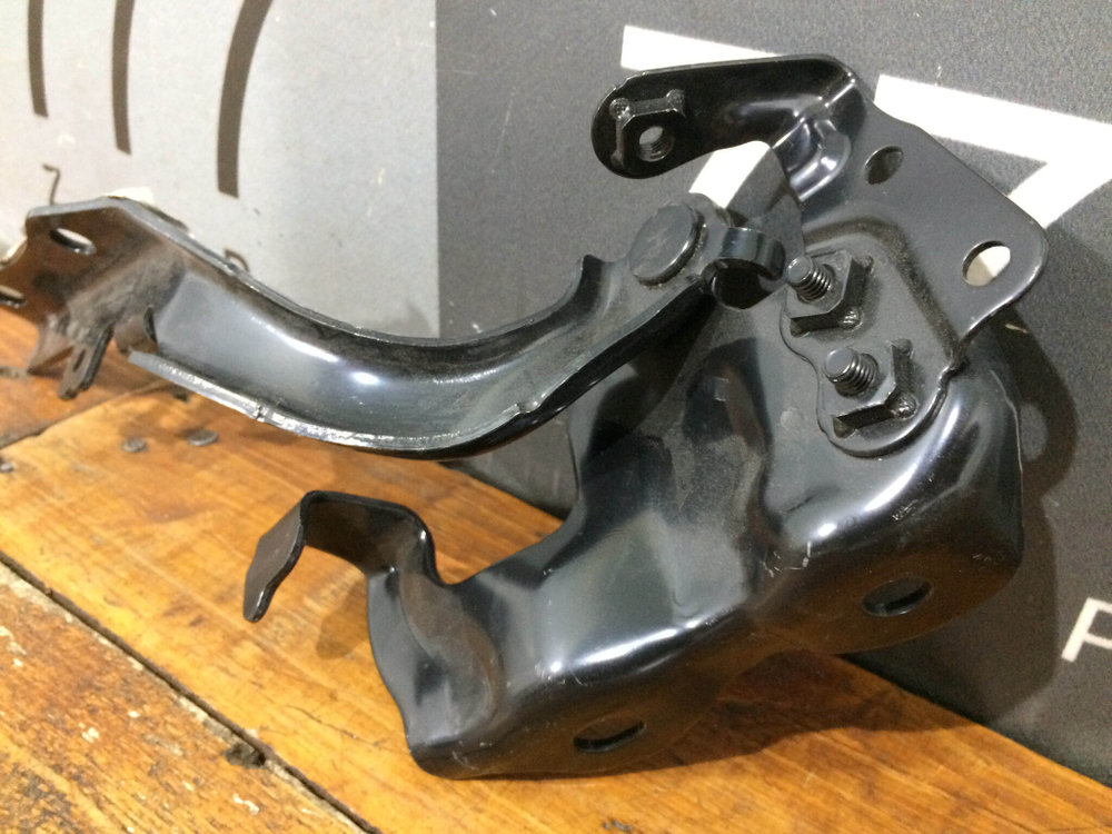 Петля капота правая Land Cruiser Prado 150 Новая Оригинал 5341060080