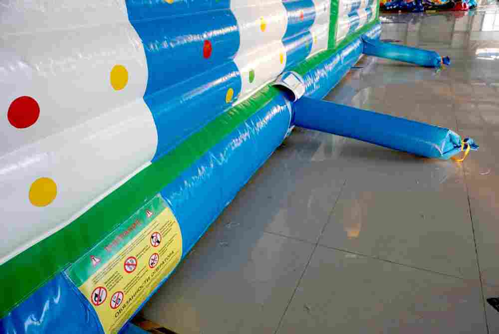 Коммерческий надувной батут "Радужный город" 12*6*3 м