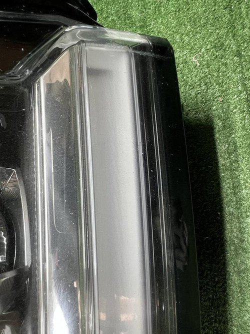 Битая Фара правая Land Cruiser 300 (21-нв) LED