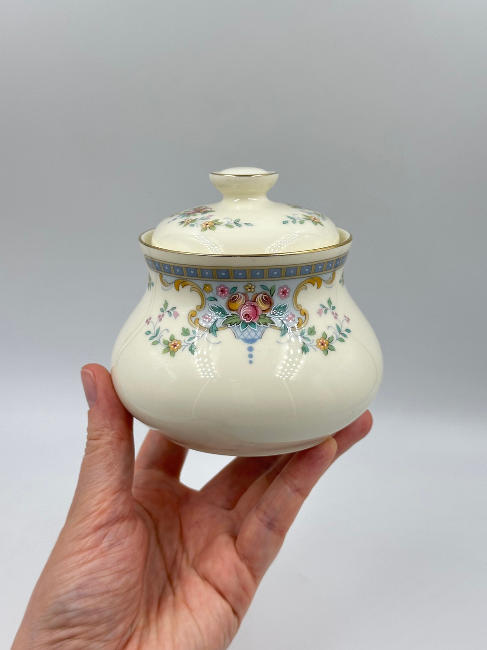 Сахарница Royal Doulton The Romance Collection, Juliet