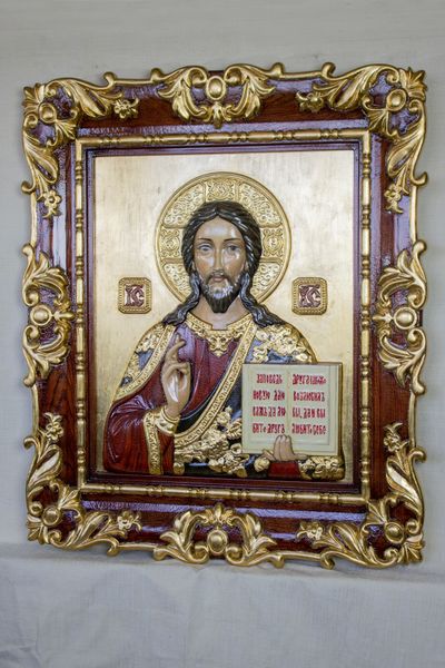 Икона "Спас Вседержитель": символ божественной силы и покровительства