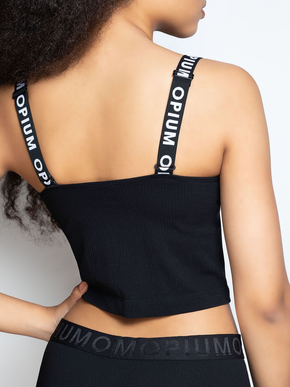 Женский укороченный топ из мягкого трикотажа в рубчик (Размер: M) (Цвет: черный)