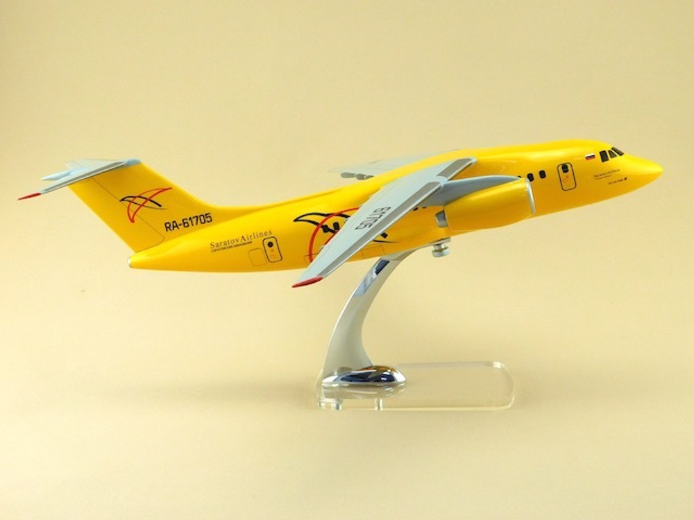Модель самолета Ан-148 (М1:72, Саратовские Авиалинии)