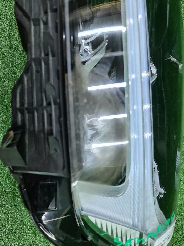 Фара левая Volvo XC60 2 (2017-2021) LED