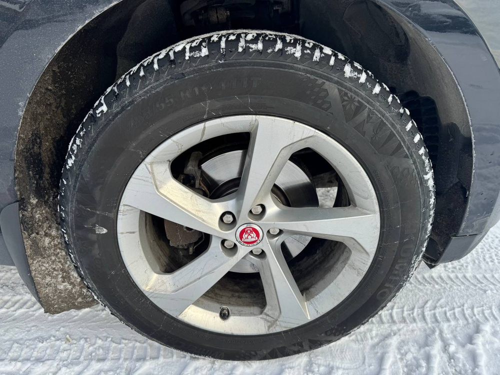 Jaguar F-PACE 2.0 Pure AWD