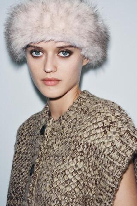ZARA ШАПКА ИЗ МЕХА, ЭКРЮ