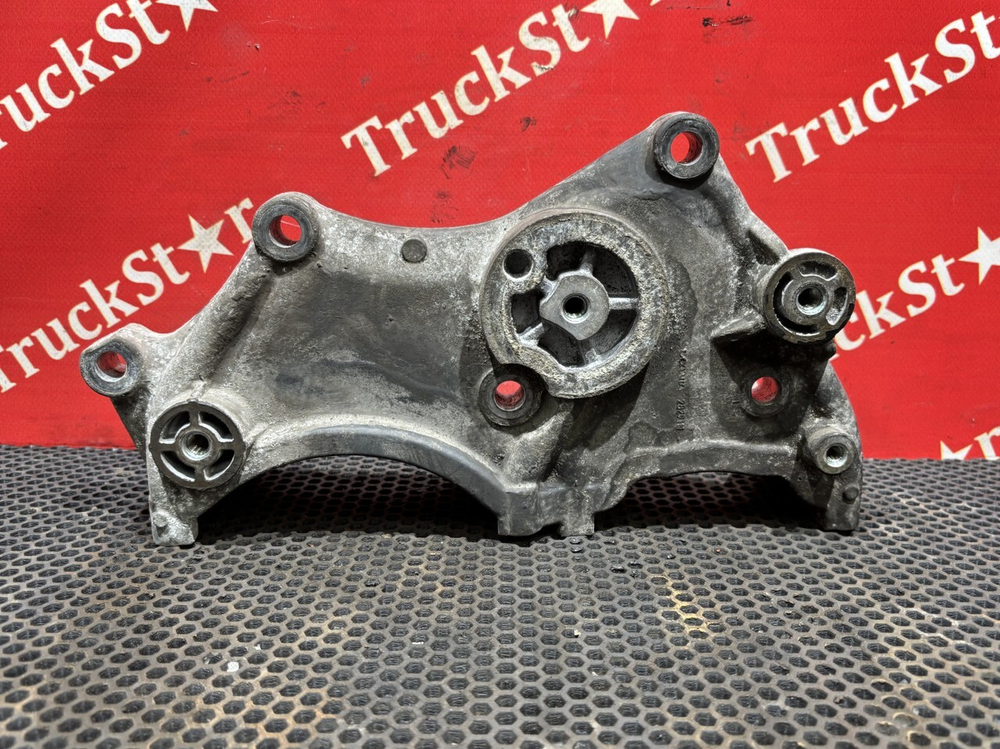 Кронштейн компрессора кондиционера 2021г.