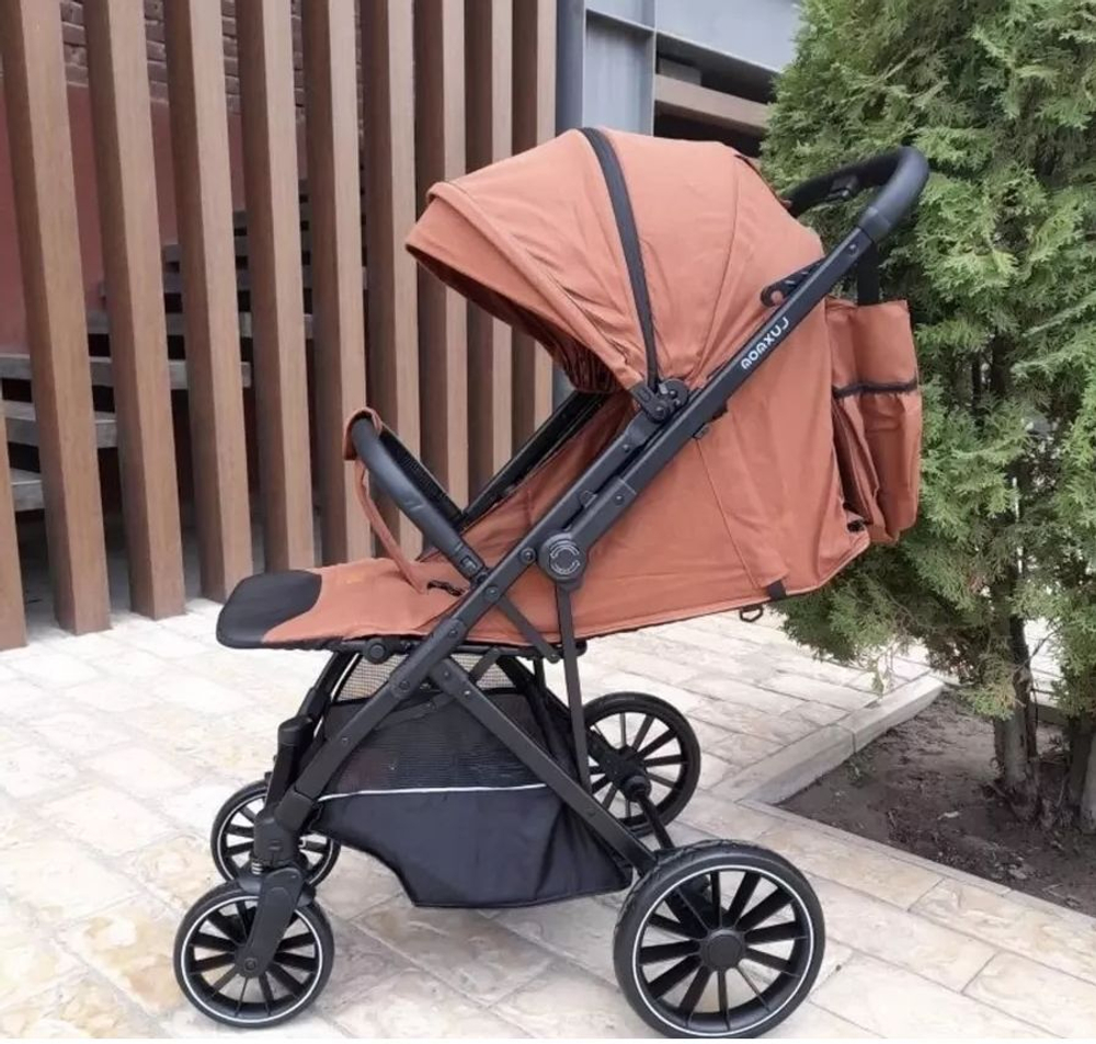 Прогулочная коляска с перекидной ручкой Luxmom H2, красная
