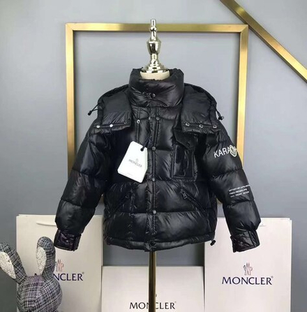 Пуховик Moncler