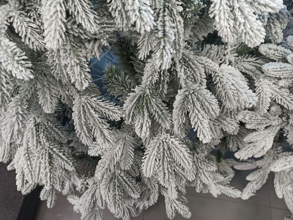 Заснеженная елка «Камчатская» (Литая+пвх) от 1.2 м до 5 м