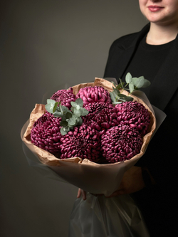 Монобуке́т «Хризантема бигуди»