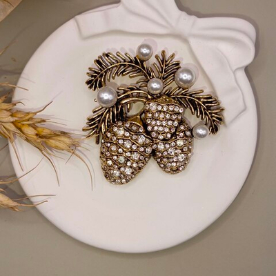 Брошь "Еловые шишки"