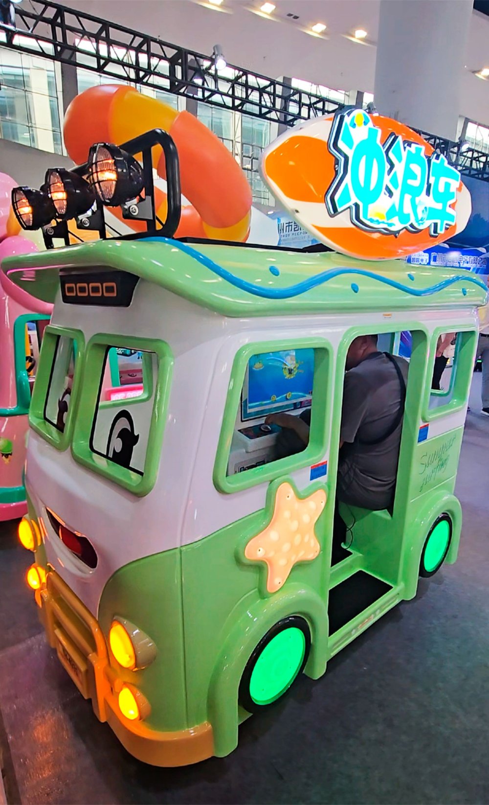 Аттракцион качалка с видео игрой «Автобус»