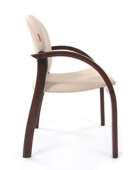 Офисное кресло Chairman    659    Россия     к.з. Терра 101 беж матовый/темный орех