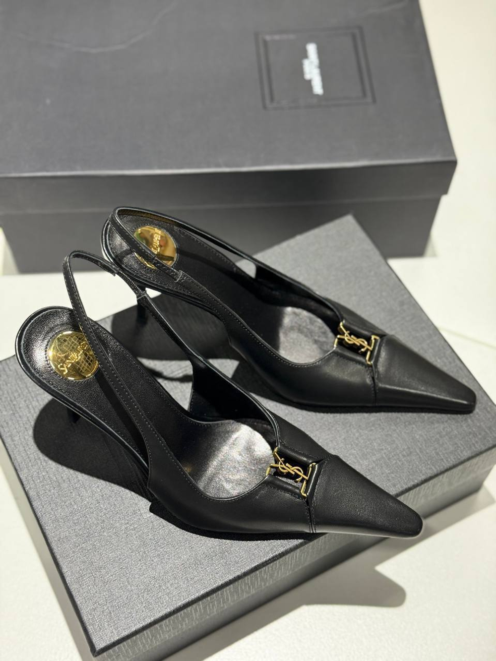 Босоножки Yves Saint Laurent