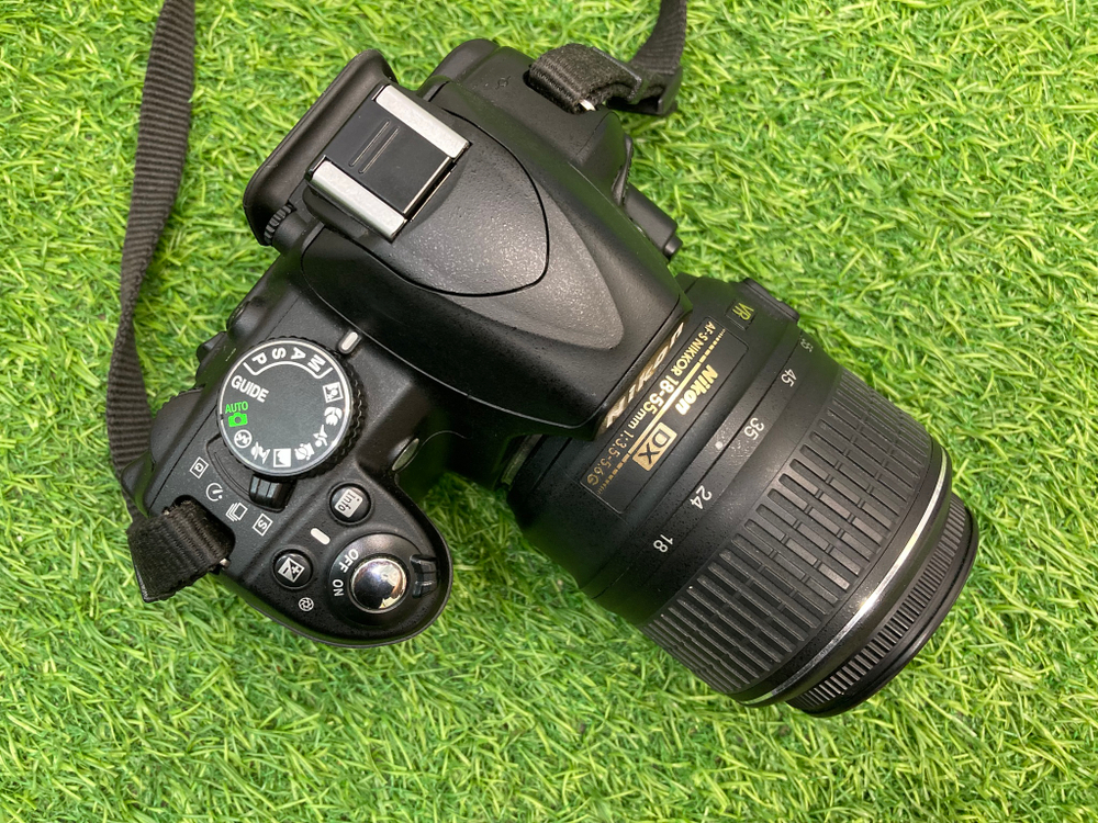 Nikon D3100 kit 18-55mm 10.700 кадров