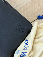 Сумка-слинг Louis Vuitton