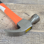 Молоток-гвоздодер 250г с пластиковой ручкой