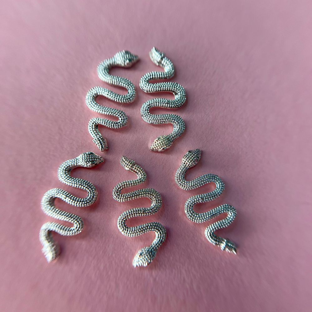 1855 Фигурки объёмные "Змейка" серебро металл 5 шт