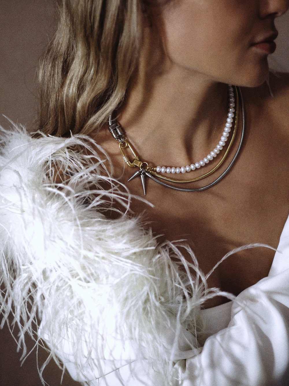 pearl spike choker