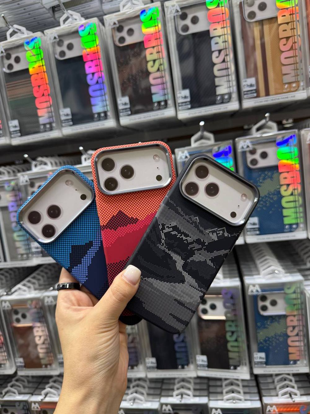 Mosbros carbon Magsafe IP16 Pro
