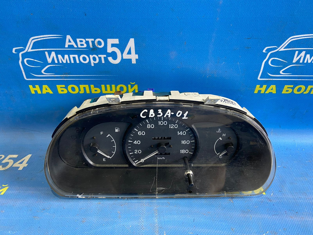 Щиток приборов MITSUBISHI LANCER 1 995