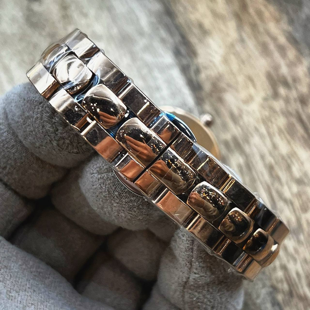 Часы Swarovski