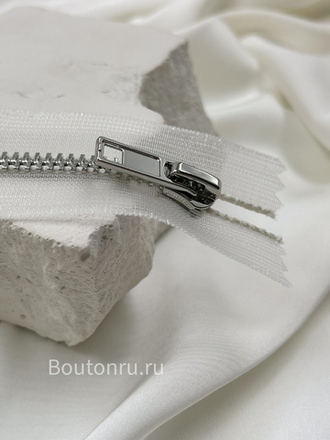 Молния на прозрачной основе (сетке) серебристая