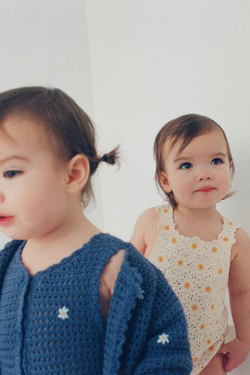 ZARA ВЯЗАНЫЙ КАРДИГАН С ВЫШИВКОЙ В ВИДЕ ЦВЕТОВ, СИНИЙ