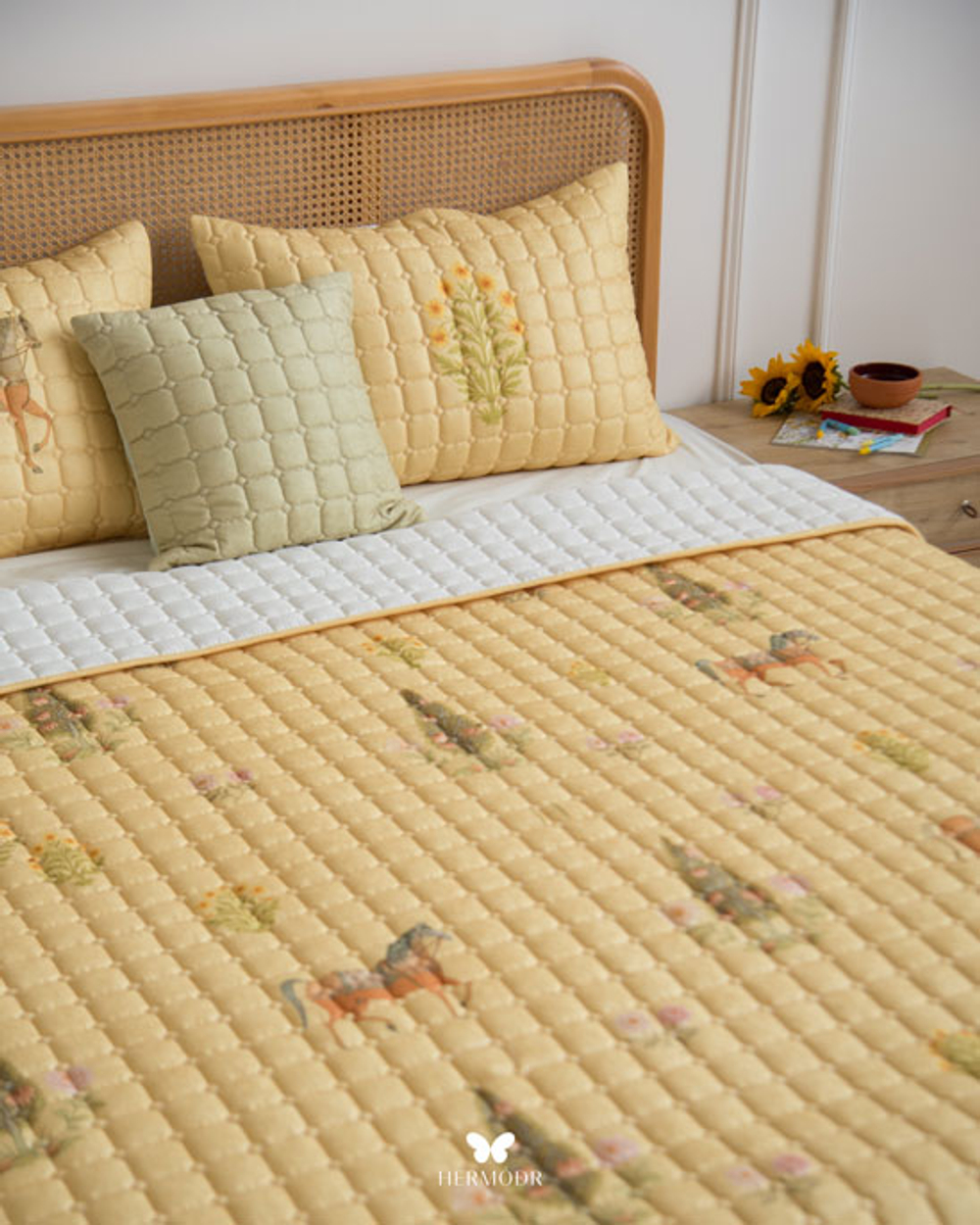 Комплект стеганного покрывала и 3 наволочек Soufiyan Tuscany Yellow Hermodr 130220310 Иран