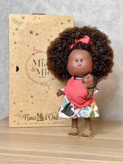 Кукла Nines виниловая 30см MIA CASE (3410A)