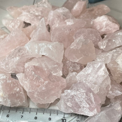 15324 розовый кварц необработанный
