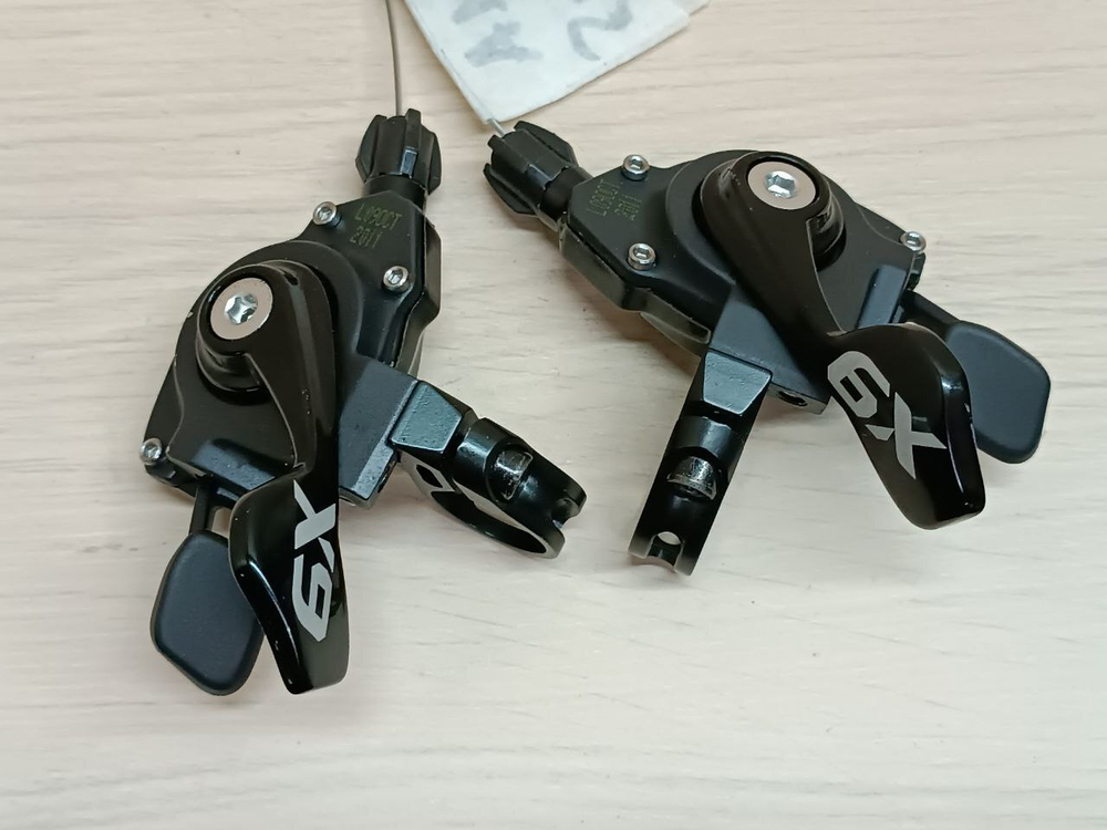 Манетка для велосипеда SRAM X9 2 скорости левая