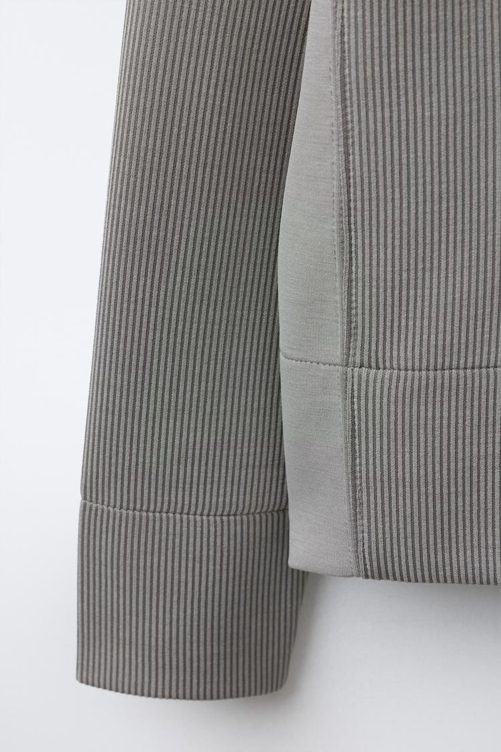 ZARA ТОЛСТОВКА В РУБЧИК С НАДПИСЬЮ ИЗ МОДАЛА, СЕРЫЙ