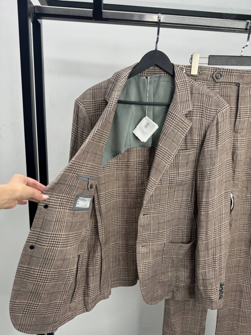 Льняной костюм Brunello Cucinelli