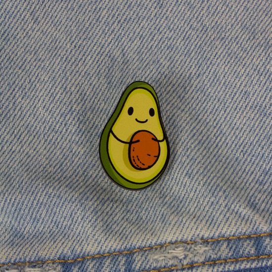 Деревянный значок. Авокадо
