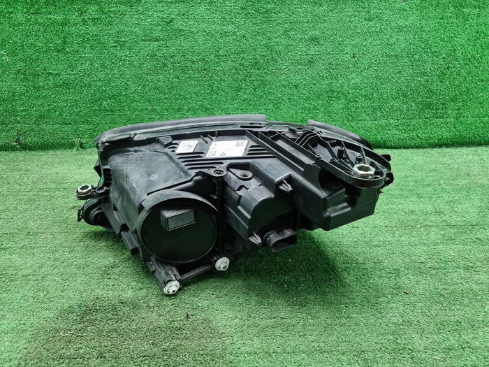 Фара правая Mercedes E W213 (2020-2023) LED