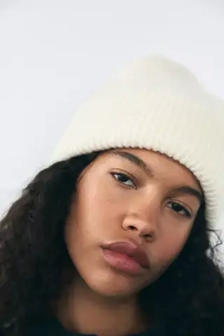 ZARA ШАПКА БИНИ С ОТВОРОТОМ, ЖЕЛТОВАТО-БЕЛЫЙ