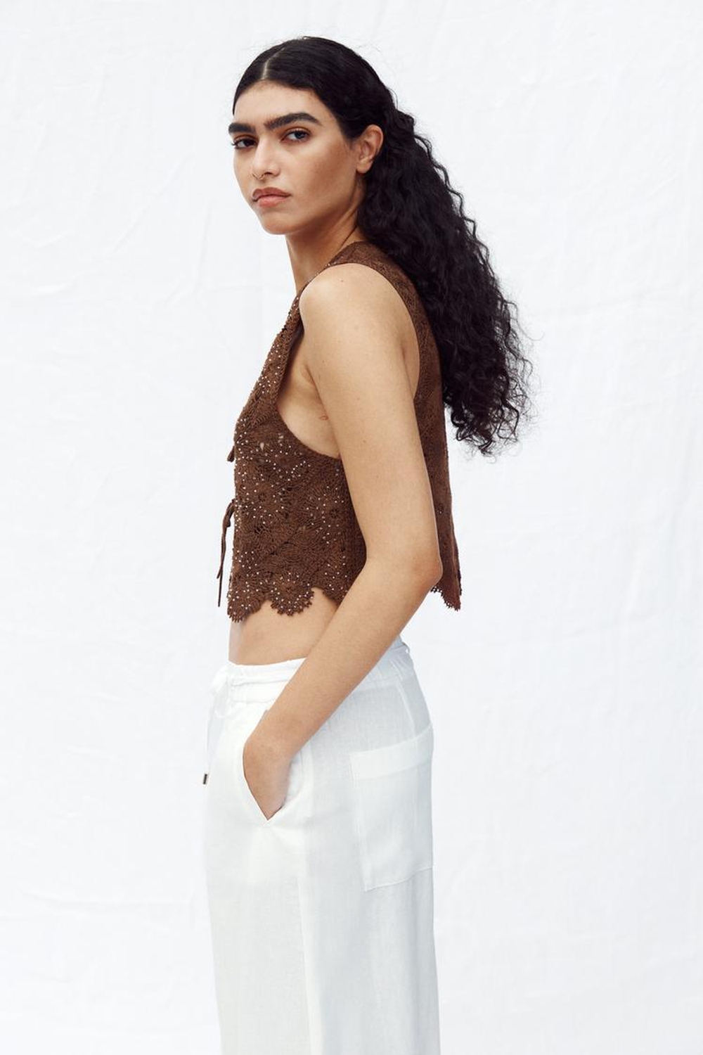 ZARA ТОП-ЖИЛЕТ ИЗ КРУЖЕВА КРОШЕ, СВЕТЛО-КОРИЧНЕВЫЙ