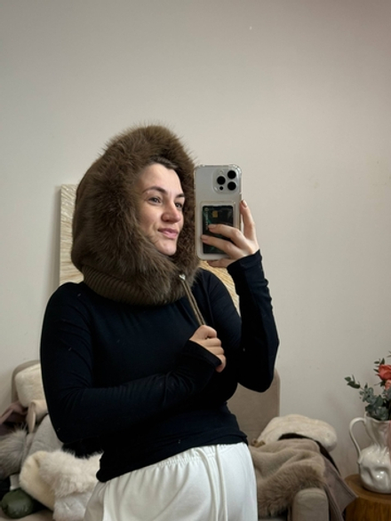 Меховой капюшон с подвязом шоколад