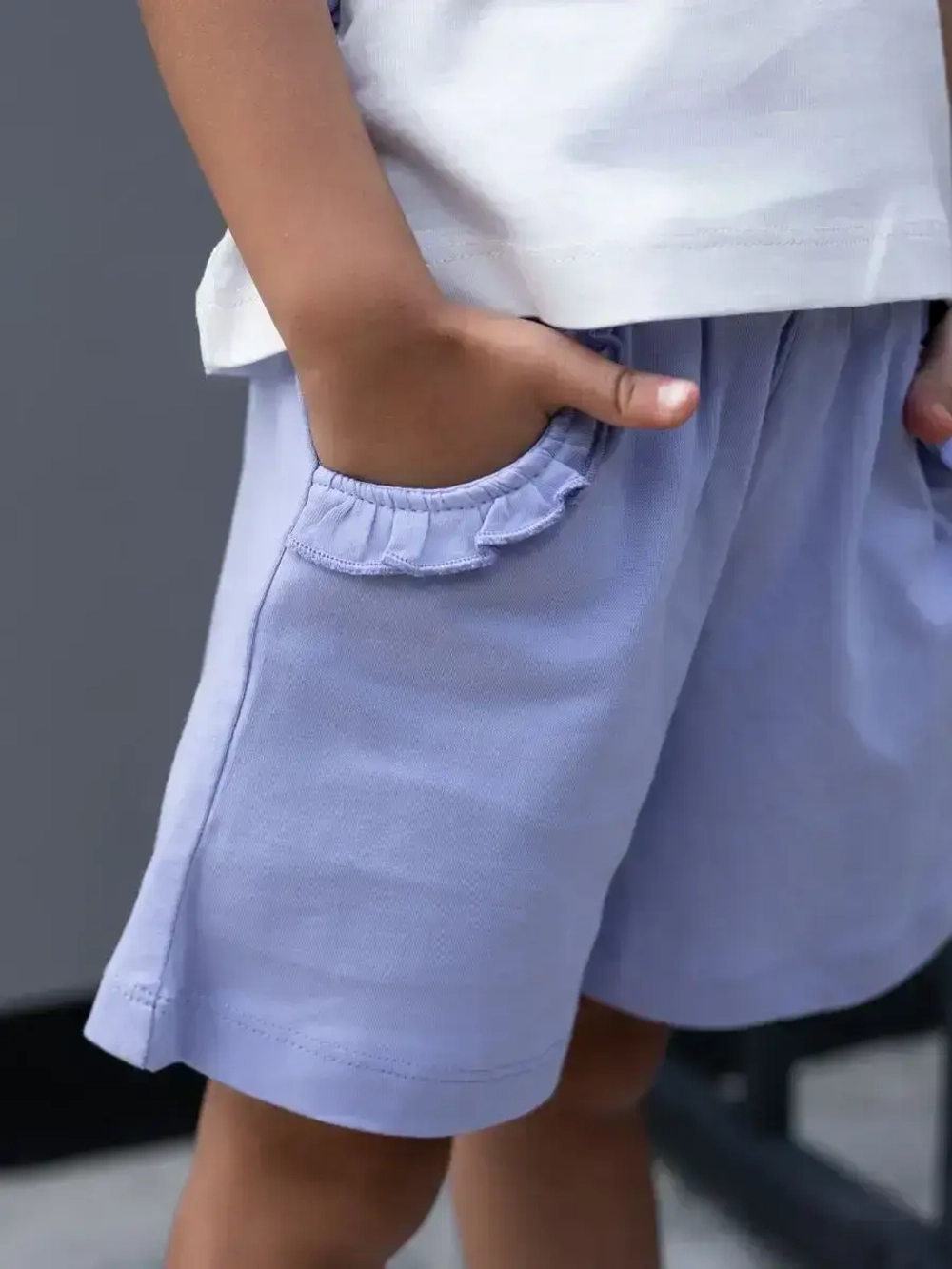 Костюм для девочки с шортами в садик