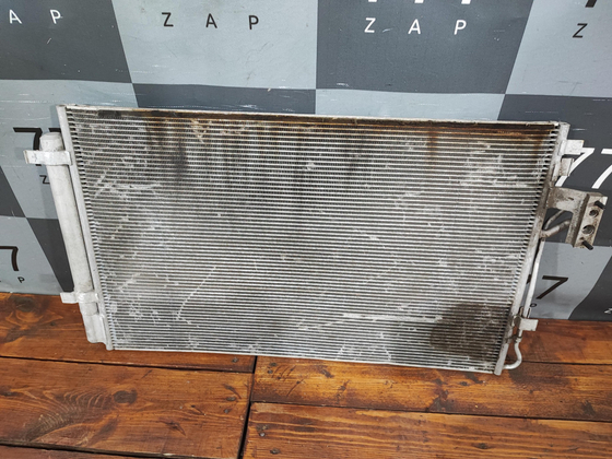 Радиатор кондиционера Kia Sorento 2 (XM) 09-20 Б/У Оригинал 976062P000