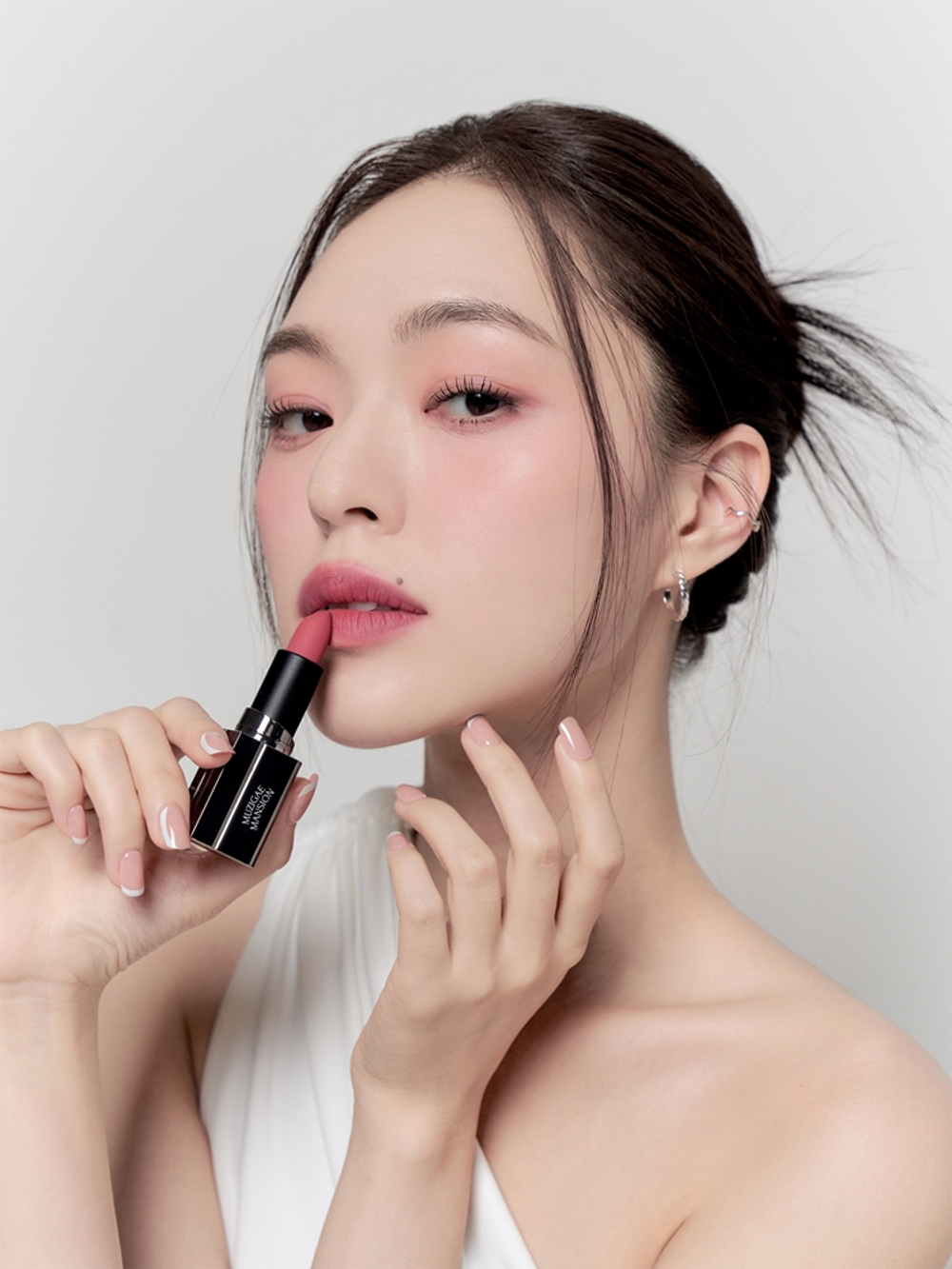 MUZIGAE MANSION Moodwear Blur Lipstick - Матовая помада для губ, увлажняющая оттенок 006 Ruffle, 4 g