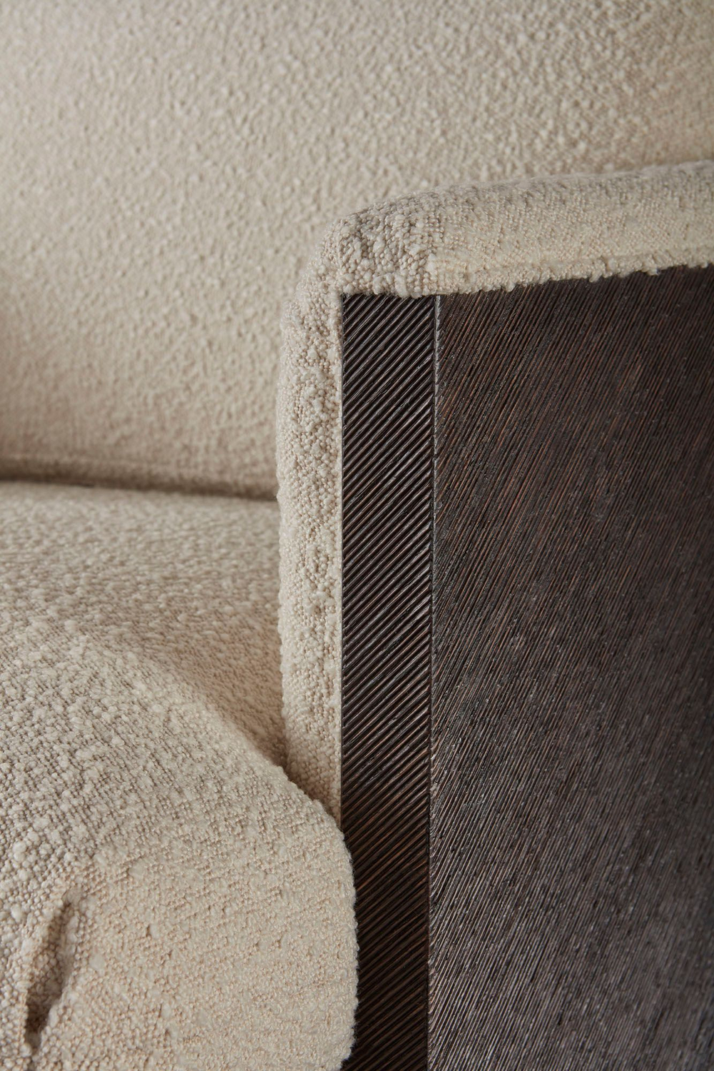 Кресло McGuire Combed Lounge Chair