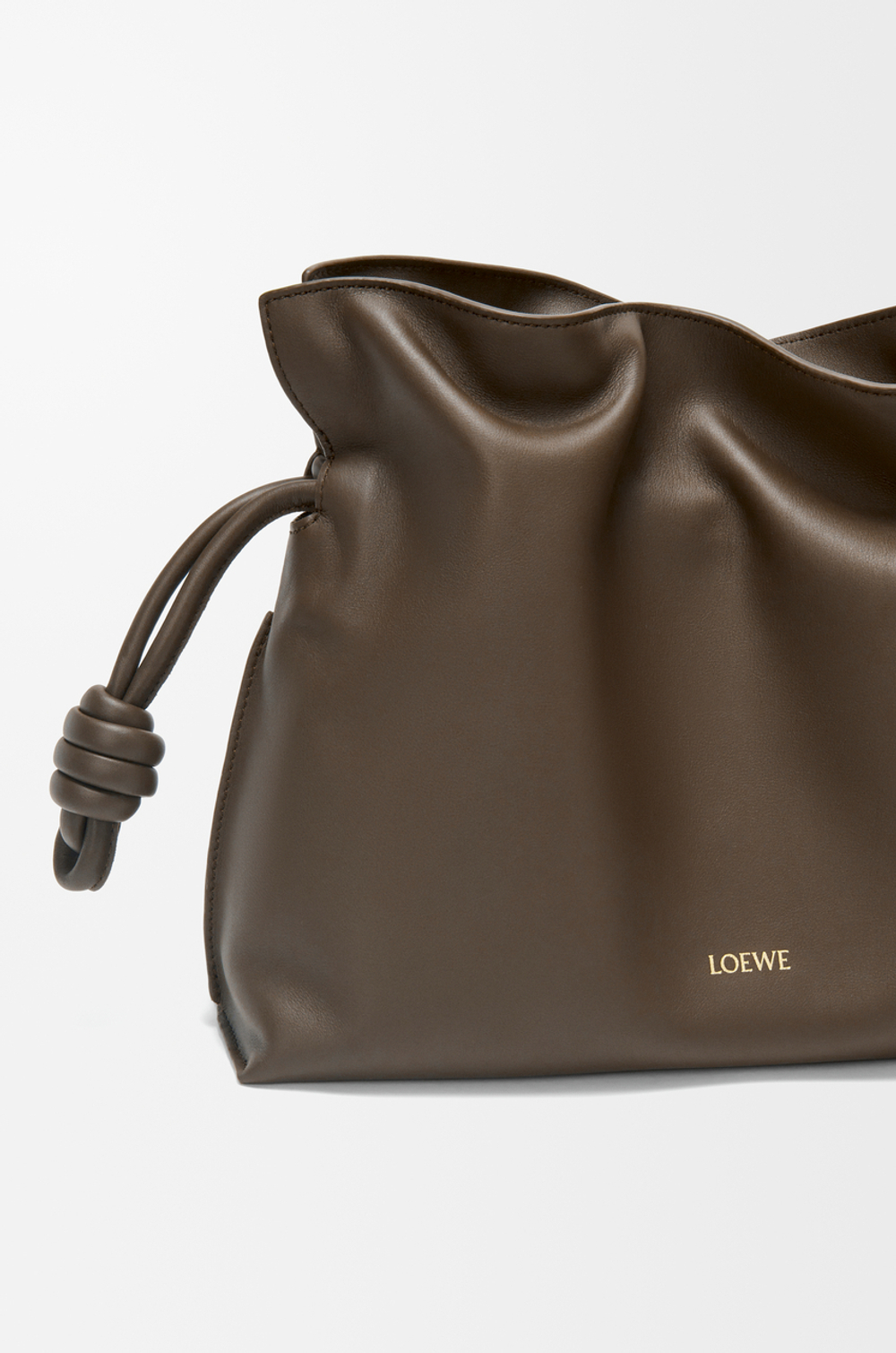 Loewe Сумка-клатч среднего размера Flamenco из телячьей кожи наппа, шоколадный