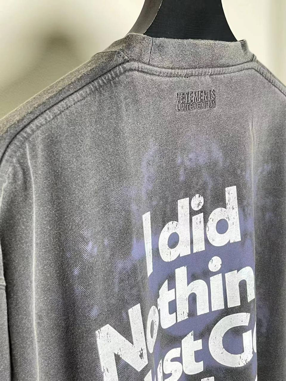 Футболка Vetements