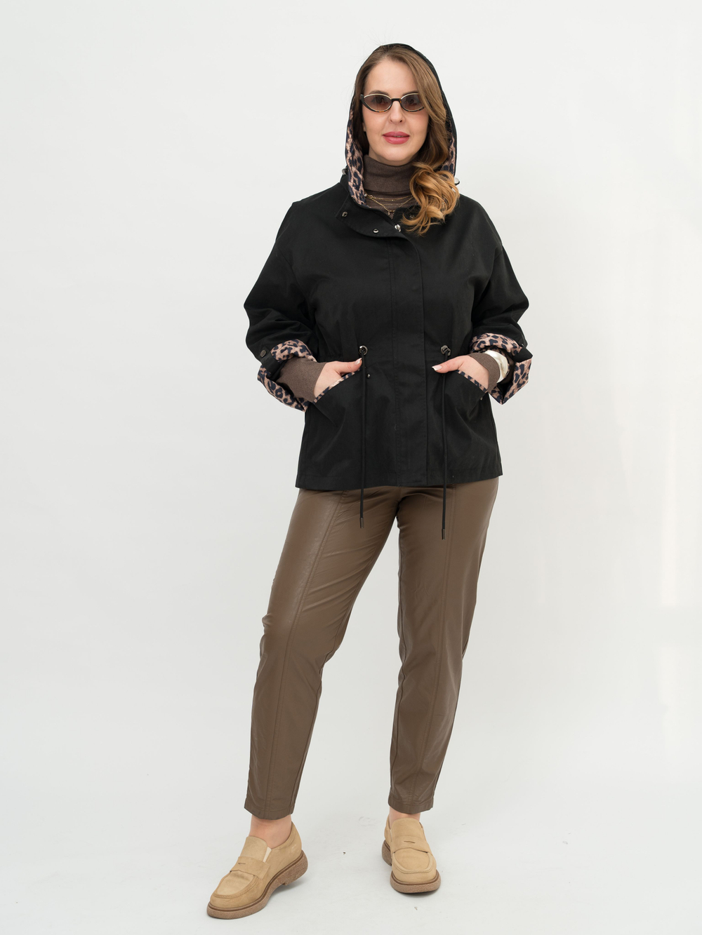 Ветровка женская демисезонная весна лето короткая с капюшоном большие размеры