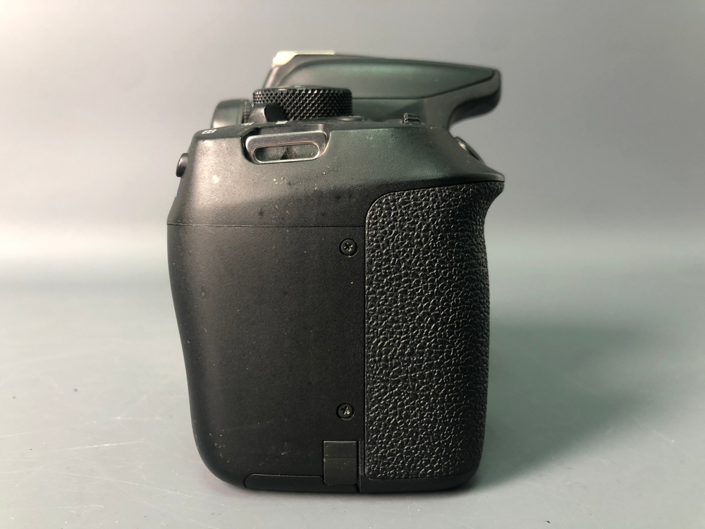 Canon 1300D, 51000 кадров пробега