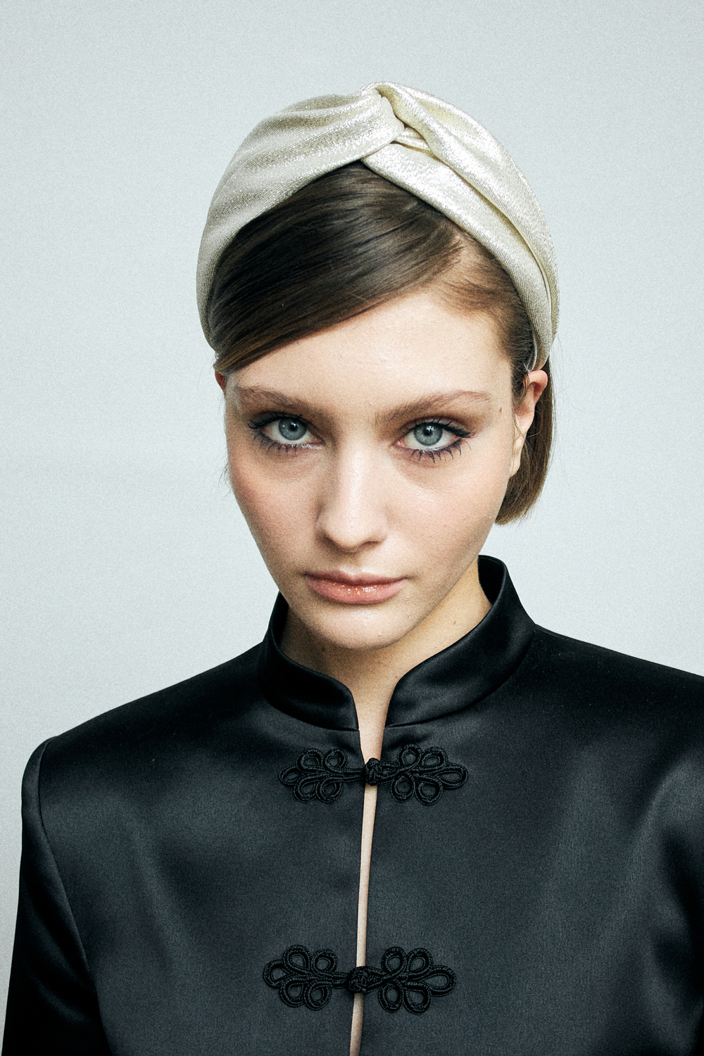 Ободок узел в цвете шампань